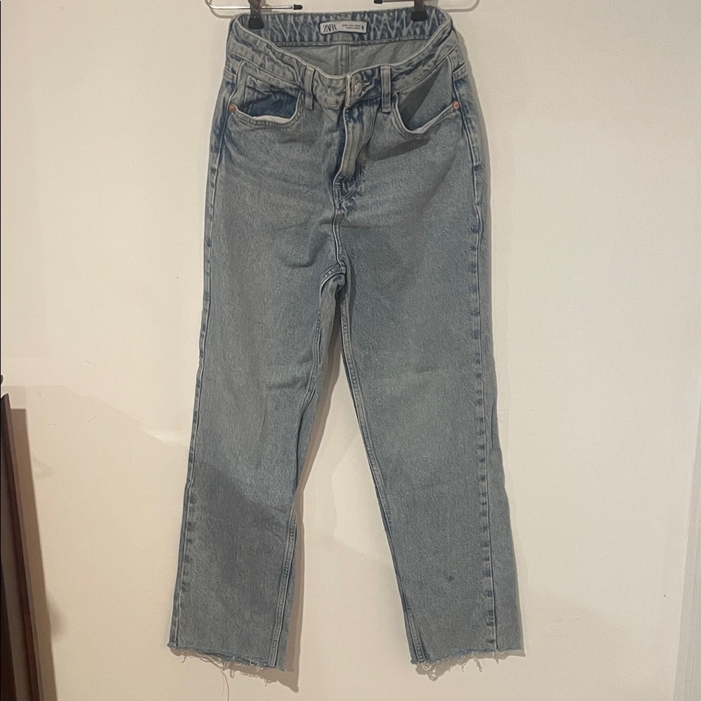 Zara Women's Faded Blue Ankle Jeans